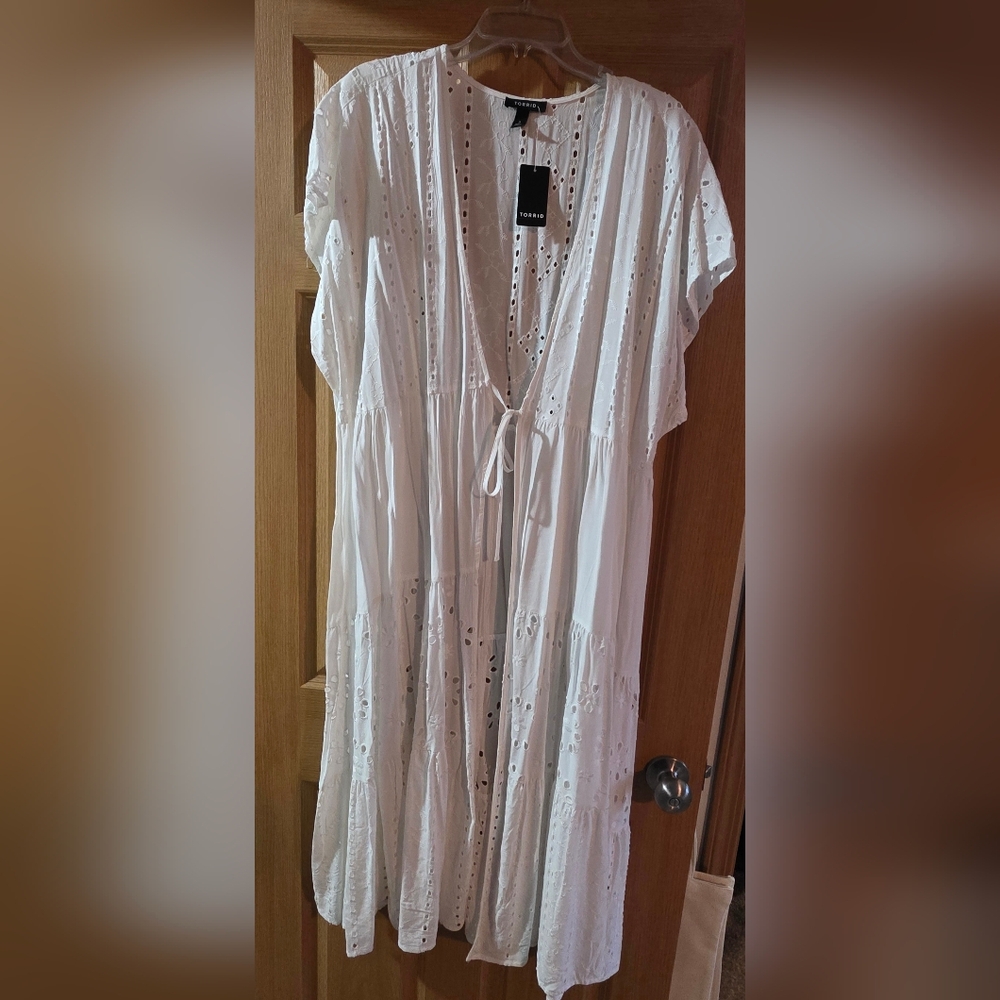 Torrid White Eyelet Kimono